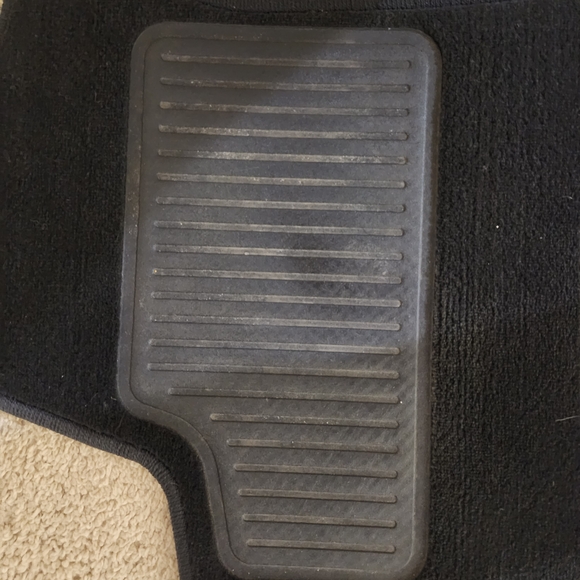 2 Sets Of Chrysler 300 Floor Mats - Picture 8 of 9